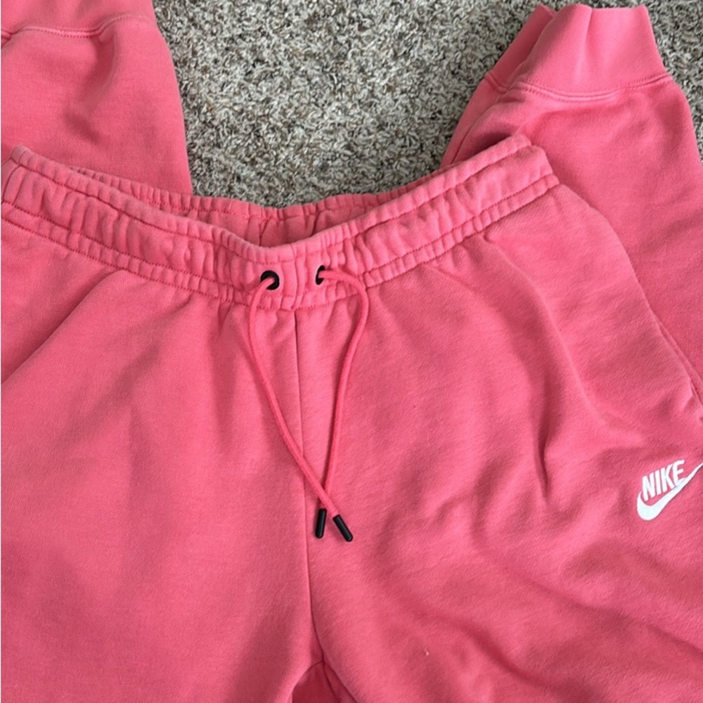 Nike Pink Sweatpants - Soft Drawstring Bottoms
